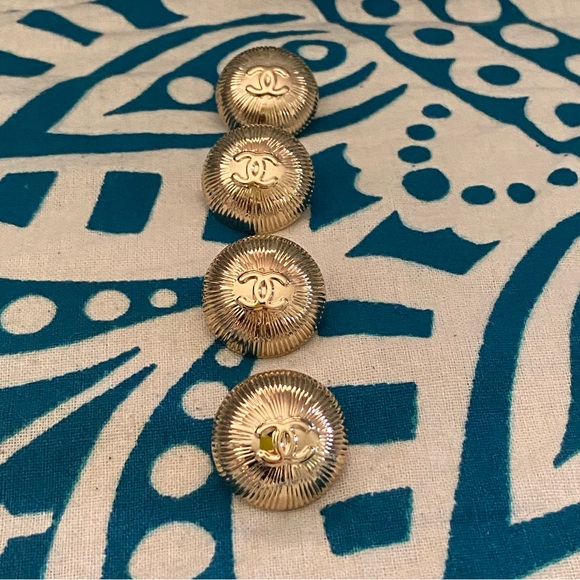 CHANEL Accessories - 4 Chanel holiday charm